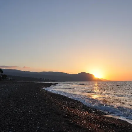 Vilă Latchi Marina 1