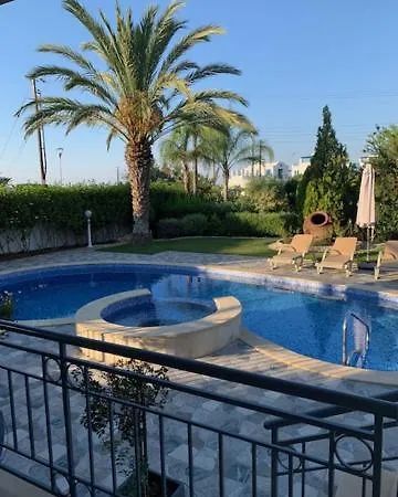 Vilă Latchi Marina 1 *